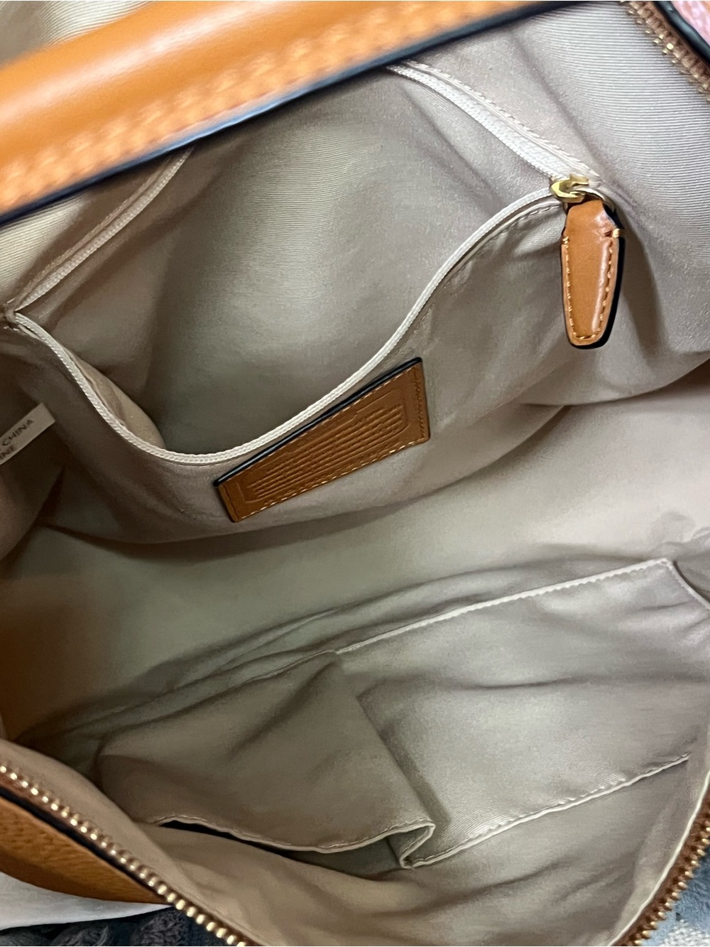 ✨ Coach Bleecker Sullivan Hobo Bag in Camel Pebbled Leather ✨ - Picture 13 of 13